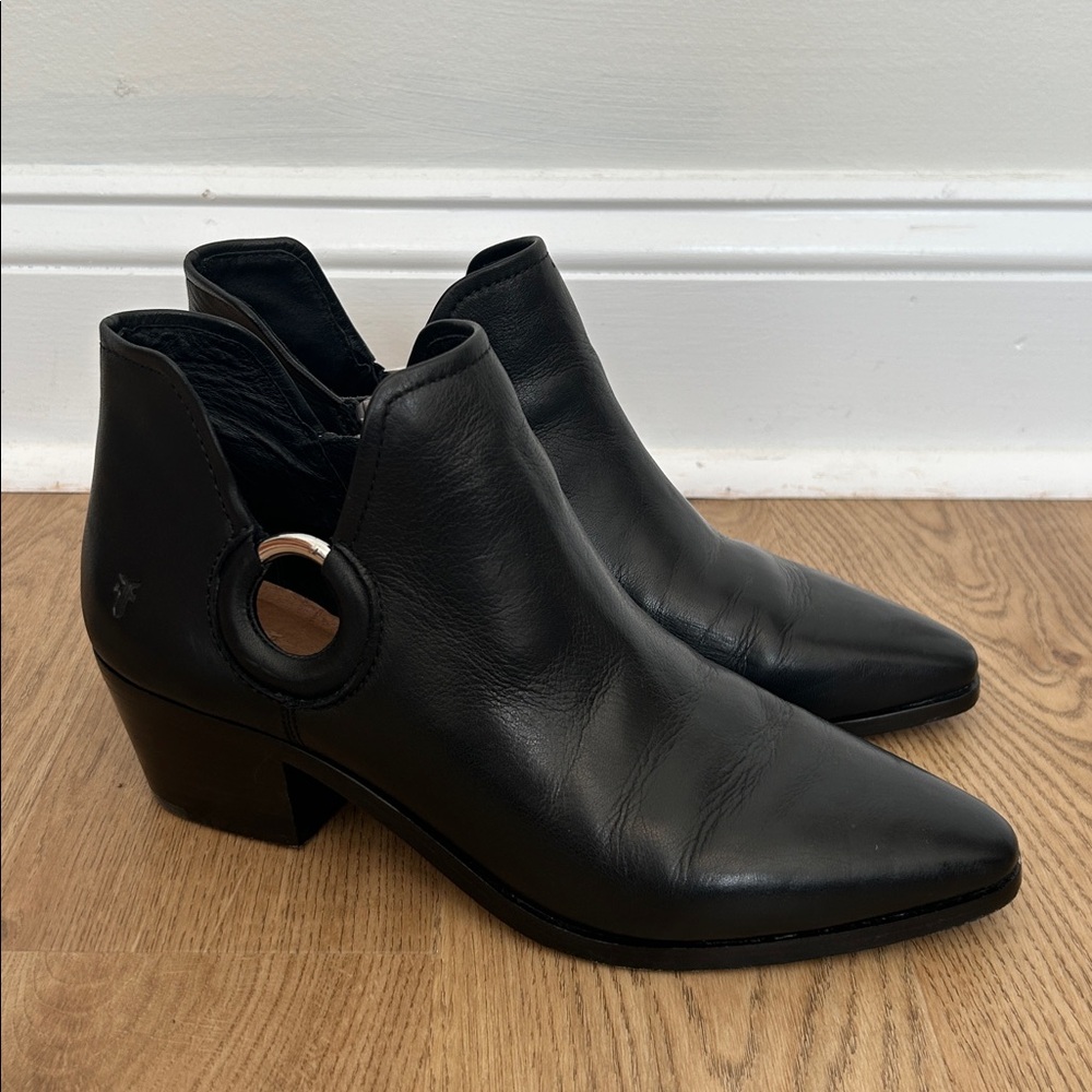 Frye Women’s Ellen Harness Ankle Bootie‎